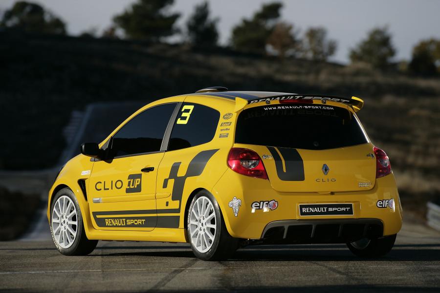  Renault Clio R.S. 2.0 16V 2006 года  (фото 62 из 125)